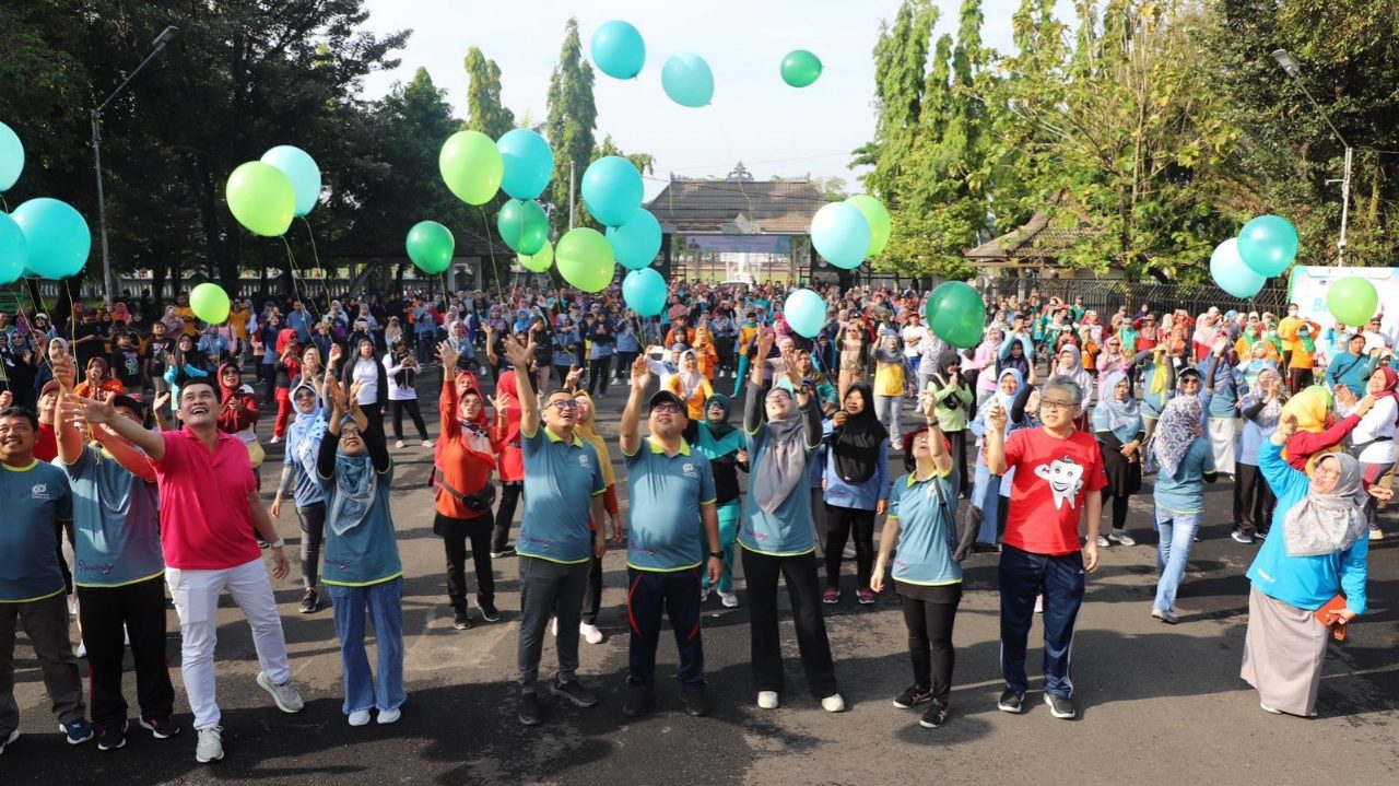 Meriahkan HKN ke-60, Ratusan Warga Purworejo Senam Sehat Bersama