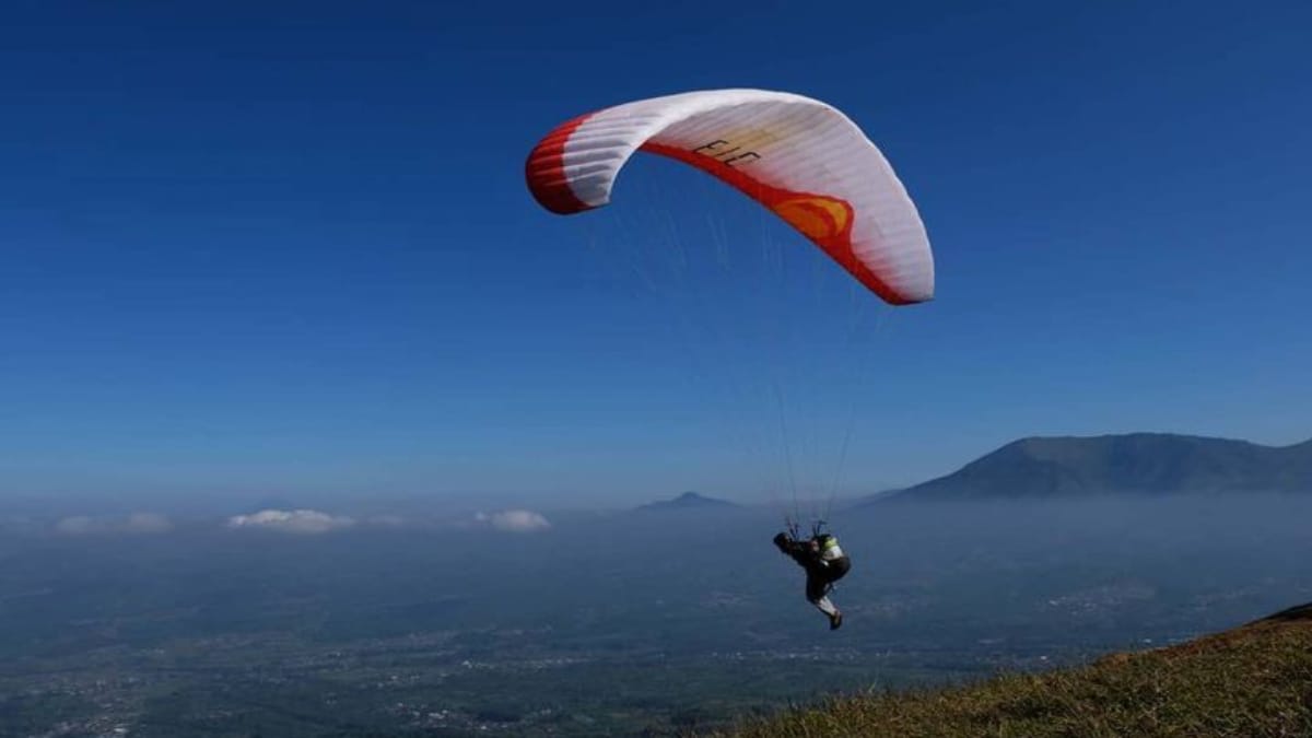 Isi Liburan Akhir Tahunmu Dengan Wisata Anti-mainstream Paralayang di Bukit Kekep Wonosobo