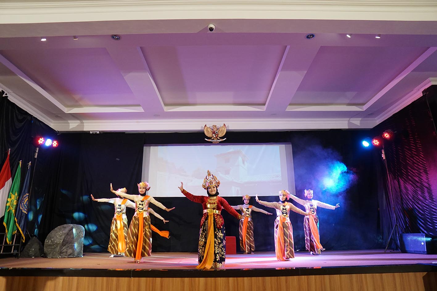 Puncak PMM, UNIMMA Buka Pagelaran Budaya Nusantara
