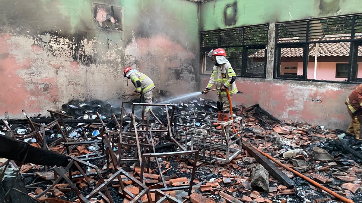 Perpustakaan SMPN 1 Tegalrejo Magelang Ludes Terbakar, Kerugian Capai Rp 250 Juta