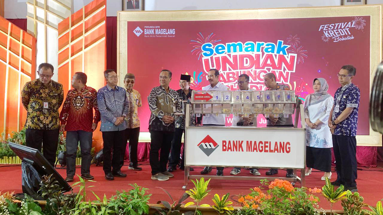  Bank Magelang Beri Apresiasi Nasabah Paling Loyal Sejak 1996