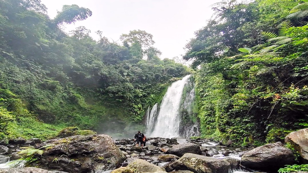 Curug Gomblang Pesona Air Terjun Eksotis di Kaki Gunung Slamet