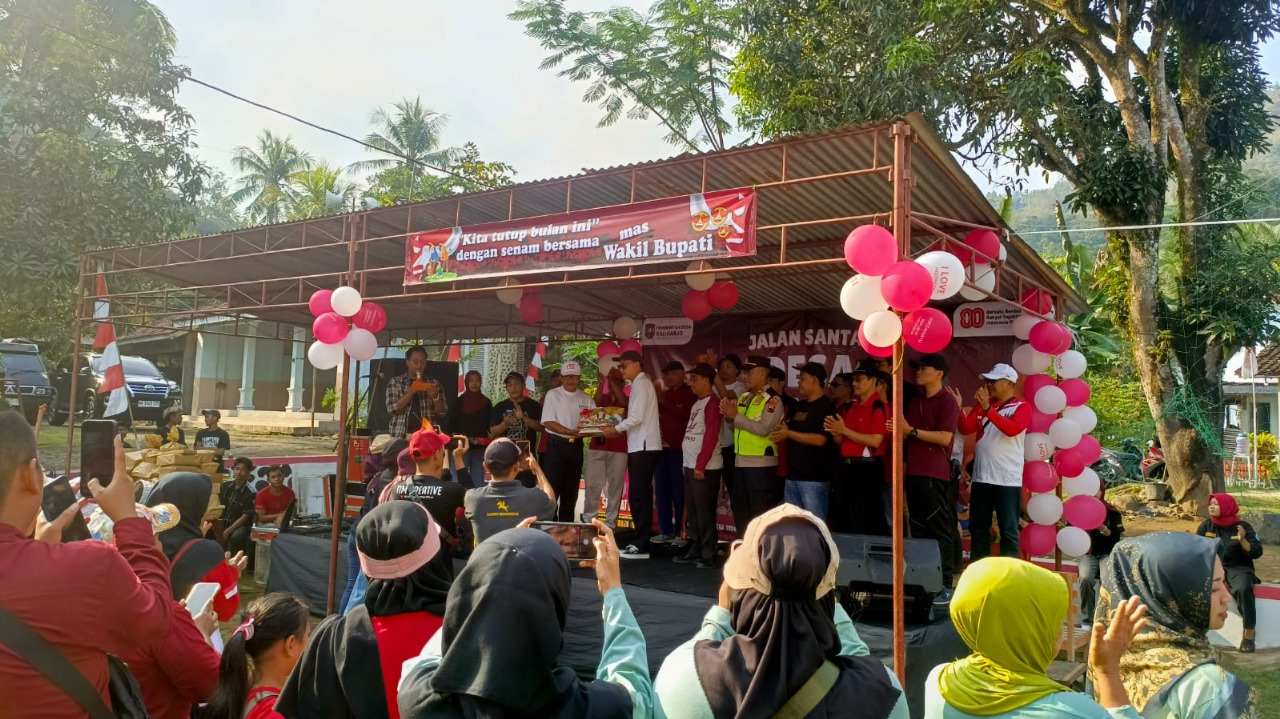 Jalan Santai Desa Kaliharjo, Wabup Dion Agasi: Semoga Purworejo Tetap Waras Slamet