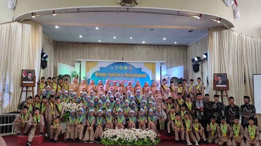 Lulus 100 Persen, 74 Siswa SDIT Zaid Bin Tsabit Magelang Dilepas