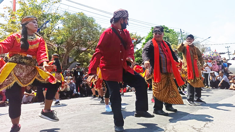 Ratusan Kelompok Kesenian di Temanggung Digelontor Bantuan