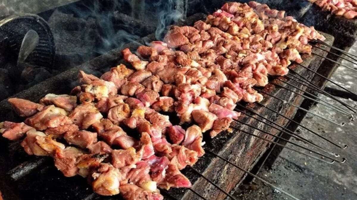 Kuliner Jogja, Nikmati Kelezatan Sate Klatak Legendaris yang Wajib Kamu Coba!