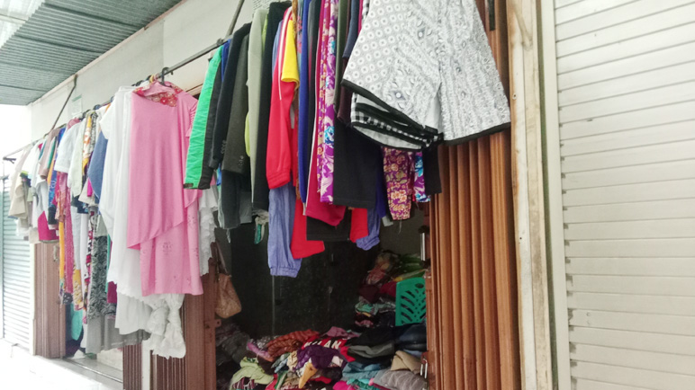 Geliat Pedagang Awul-Awul di Pasar Rejowinangun, Tetap Eksis di Tengah Larangan Thrifting