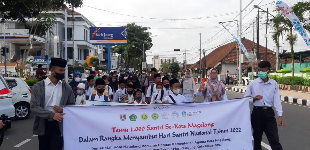 Sambut HSN 2022, 1.000 Santri se-Kota Magelang Ramaikan Pawai Taaruf