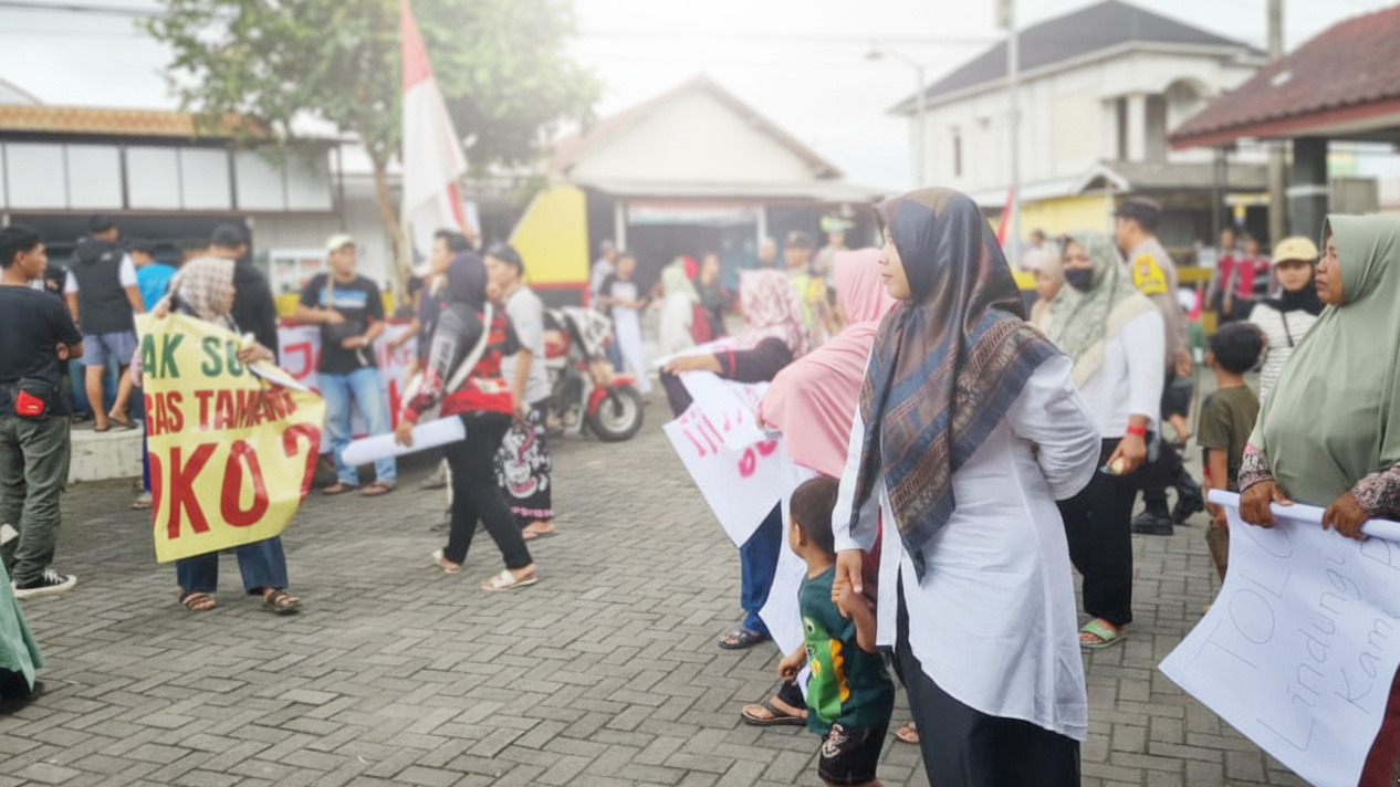 Warga Sokorini Muntilan Demo Tolak Tambang Galian C Ilegal