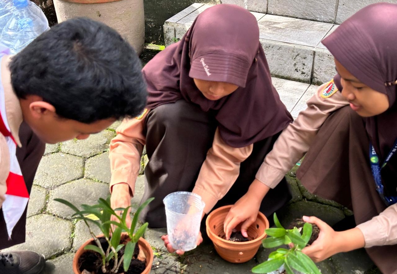 SMPN 1 Magelang Tumbuhkan Minat Cinta Tanaman Lewat Program Gema Cinta