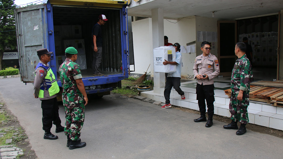 Logistik Pemilu di Kabupaten Magelang Dikawal 99 Personel Kepolisian