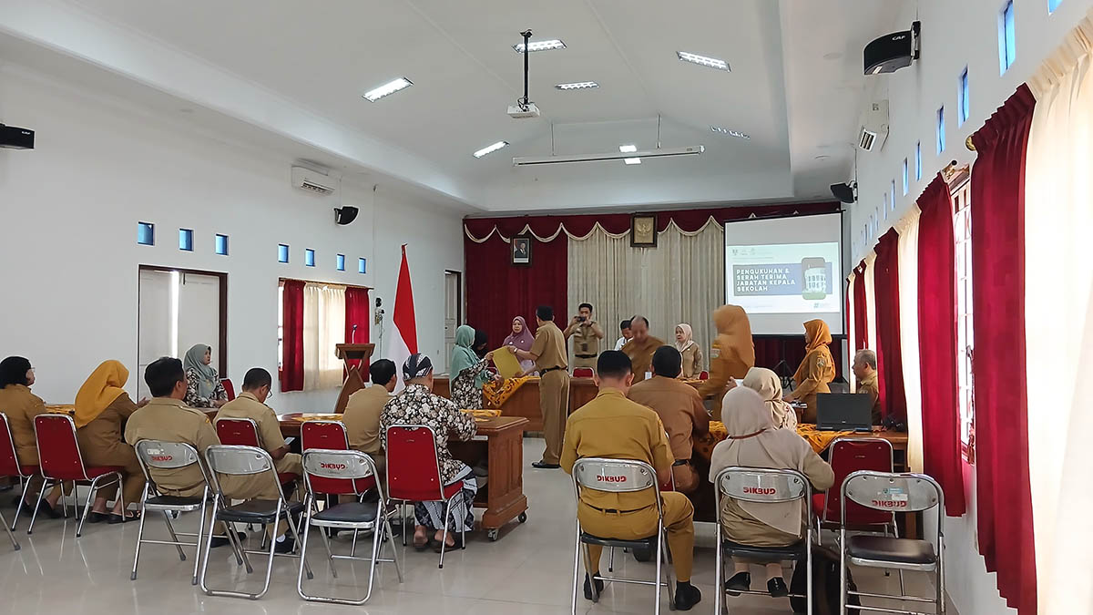 Disdikbud Kota Magelang Kukuhkan Hetty Setiyarini sebagai Kepala SD Kedungsari IV