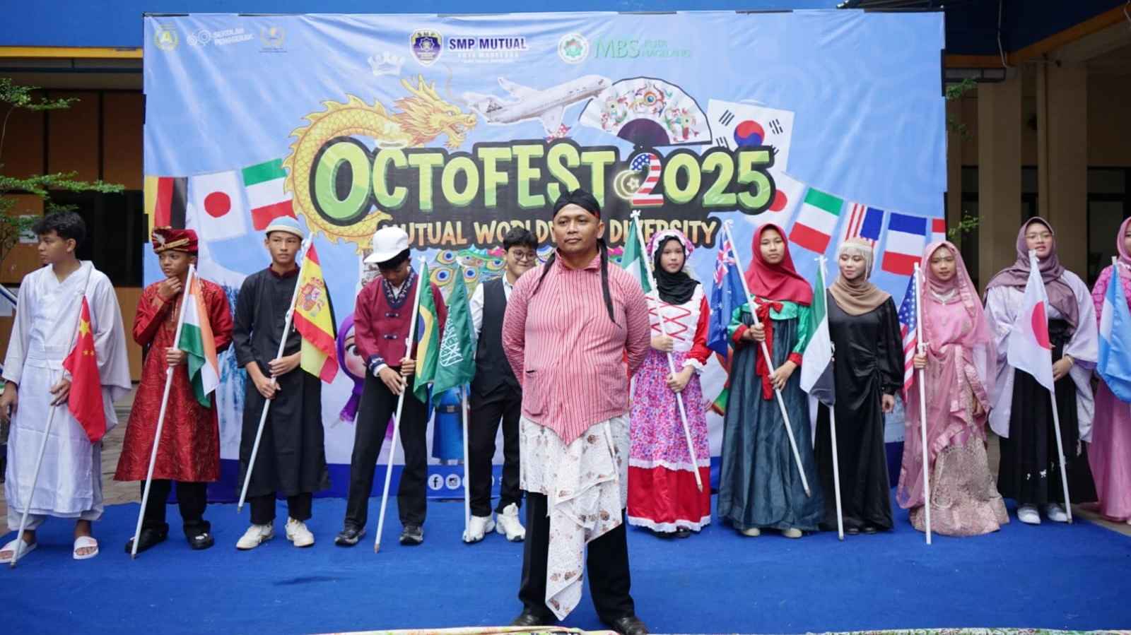 Dari Jepang ke Italia: Siswa SMP Mutual Menyusuri Dunia di Oktofest 2025