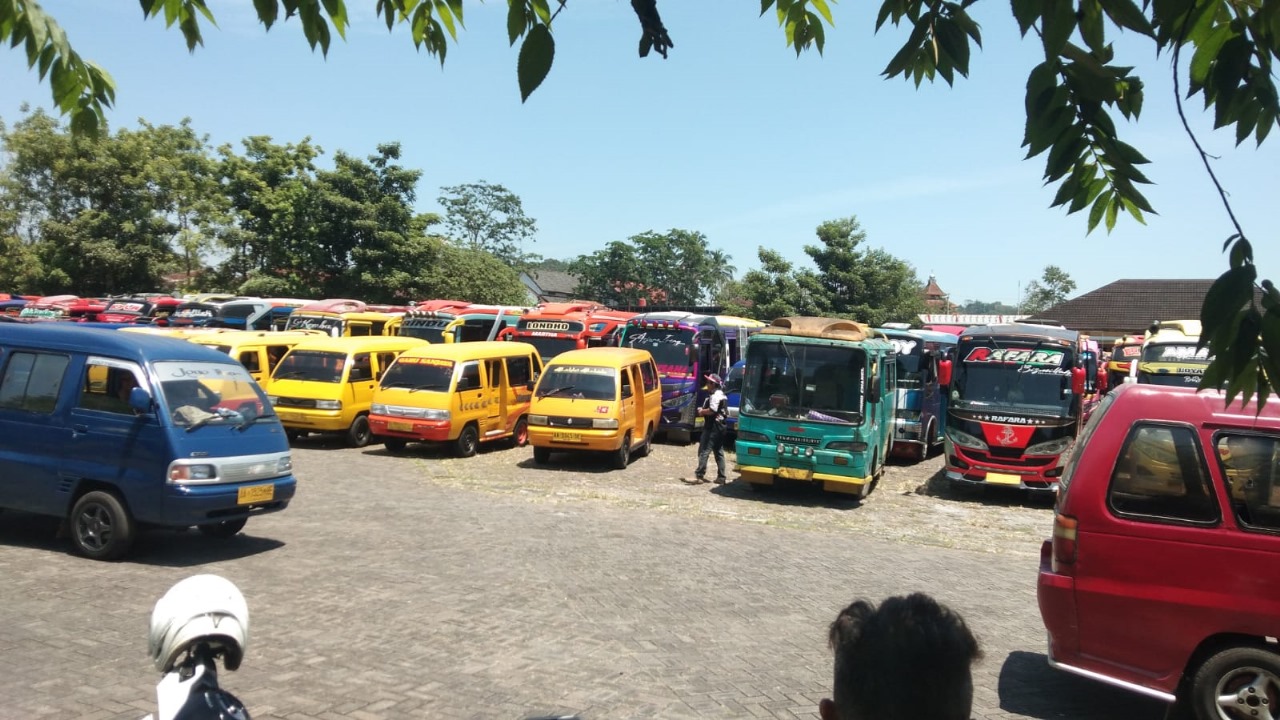 Ratusan Sopir Angkot Temanggung Demo, Tuntut Larangan Odong-odong dan Tolak Trans Jateng