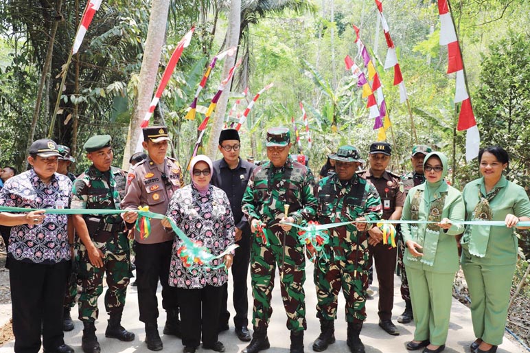 TMMD Reguler ke-118 Ditutup, Pembangunan Jalan Terpanjang se-Indonesia Rampung