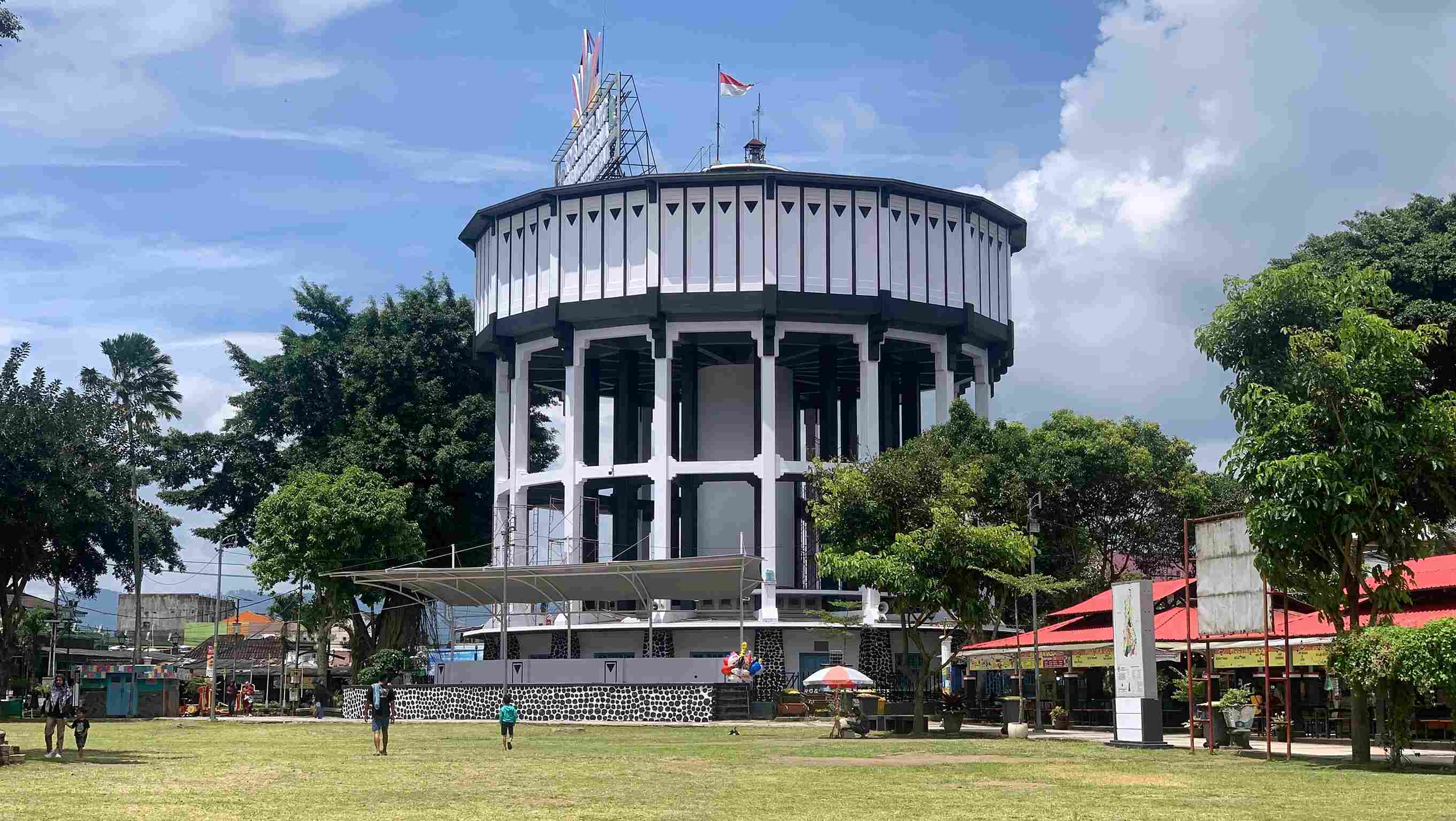 Warna Water Torn Alun-alun Kota Magelang Dikembalikan ke Hitam Putih Perkuat Nuansa Heritage