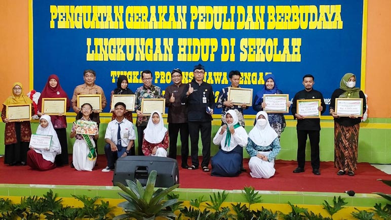 137 Sekolah Di Jateng Raih Penghargaan Sekolah Adiwiyata 2022