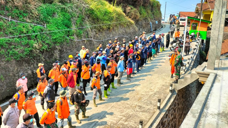 40 Hektar Lahan Merbabu Terbakar, Agar Tidak Meluas, Polresta Magelang Lakukan Penyekatan