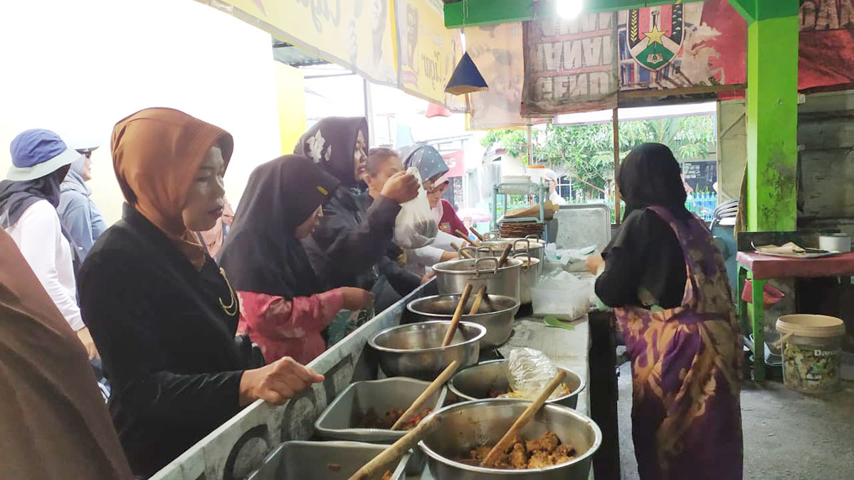 Pasar Cepit Magelang Bangkit Lagi, Ratusan Warga Berebut Jajanan Ludes dalam Beberapa Jam