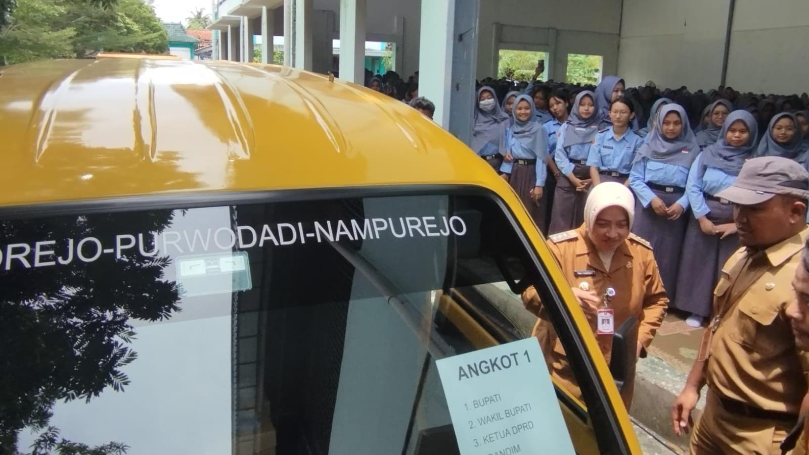 Bupati Purworejo Kampanyekan Naik Angkot Lewat Program Bareng Pelajar