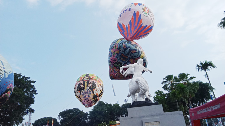 Festival Balon Udara di Kota Magelang: Pengunjung Kecewa, Beberapa Balon Gagal Mengudara