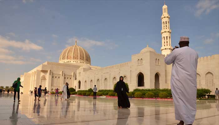 Merutinkan Amalan Ringan yang Berpahala Besar #1, Berjalan Kaki ke Masjid untuk Shalat Berjamaah