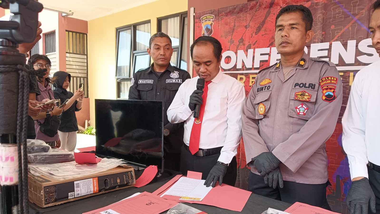 Polres Magelang Kota Ungkap Penipuan dan Penggelapan PlayStation dan TV