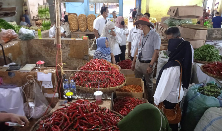 Kementan Pastikan 12 Bahan Pokok Aman di Kota Cirebon