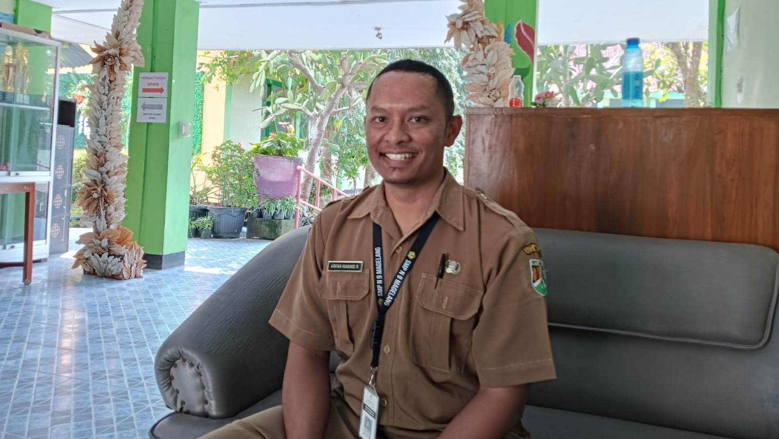 Melihat Suasana Hari Pertama Masuk Sekolah Pukul 06.30 WIB di Kota Magelang