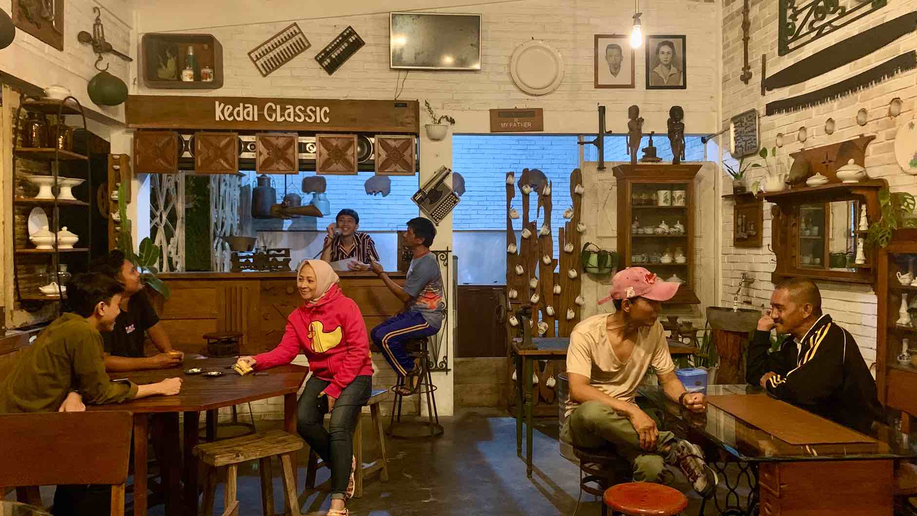 Kedai Classic Kota Magelang, Tempat Nongkrong Semata Wayang Bernuansa Jadul Jadi Langganan Berbagai Generasi