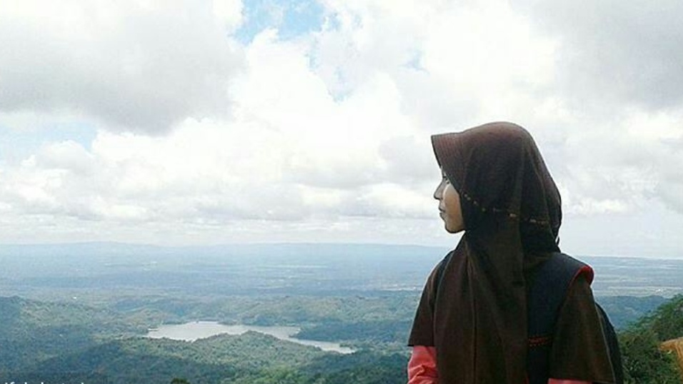 8 Wisata Bukit di Purworejo, dari Latar Pegunungan hingga Waduk Sermo