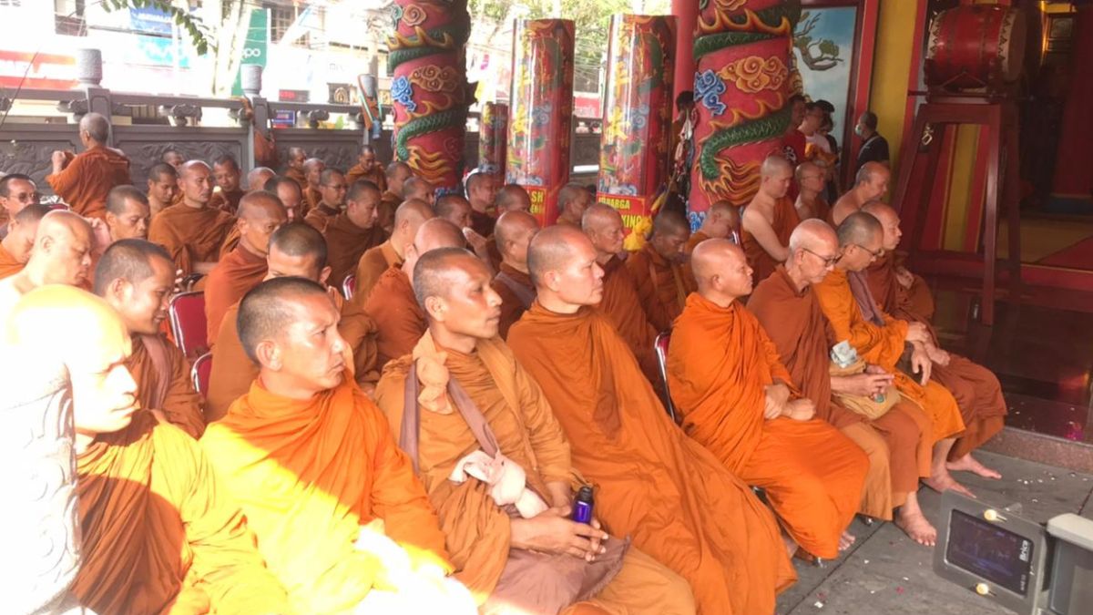 Bhikku Thudong Tiba di Kota Magelang, Masyarakat Beri Sambutan Hangat