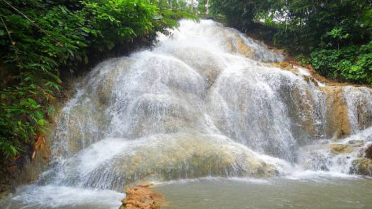 Air Terjun Gadad yang Masih Sangat Asri dan Memiliki Pesona Eksotis