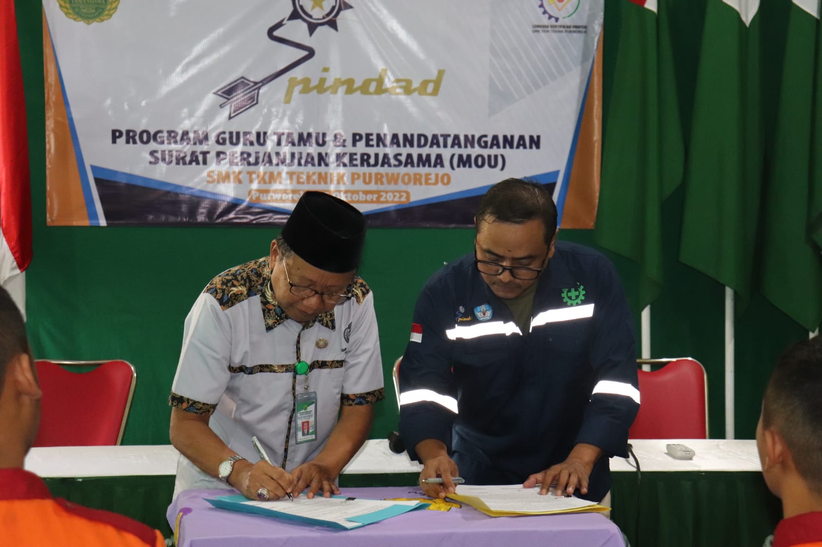 PT Pindad Bandung Kenalkan Persenjataan Militer ke Siswa SMK TKM Tamansiswa Purworejo