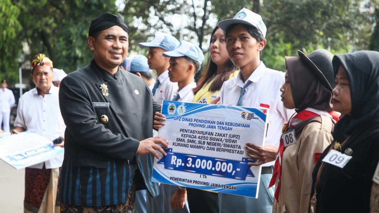 Peringati Hari Guru Nasional, Jawa Tengah Sediakan Skema Honorarium Untuk Guru Non ASN dan Swasta