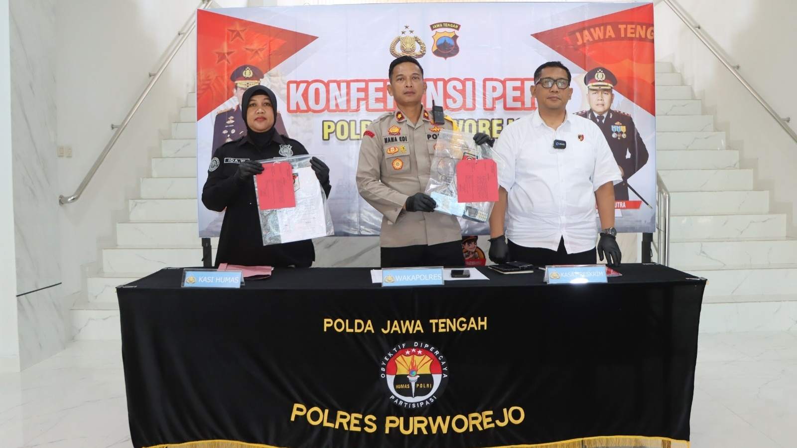 Polisi Gadungan Kuras Rp87 Juta Warga Purworejo, Tiga Pelaku Asal Karawang Dibekuk Satreskrim