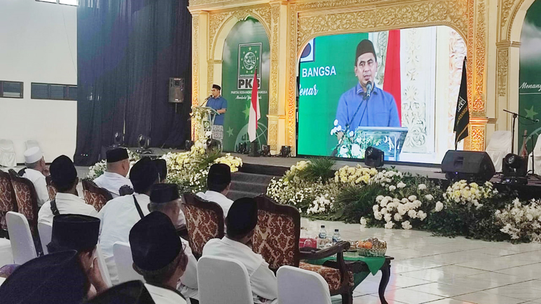 Halaqah 1.000 Kiai dan Santri Wonosobo Dukung Lutfhi -Taj Yasin 