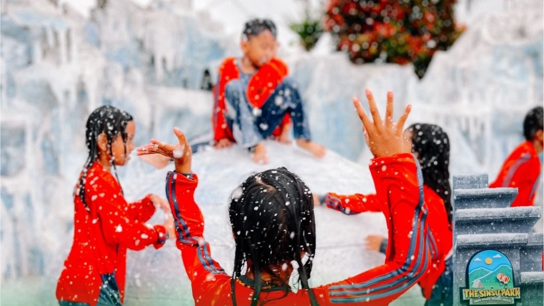 Pertama di Wonosobo! The Sinsu Park Hadirkan Taman Salju Buatan Ala Kutub Utara