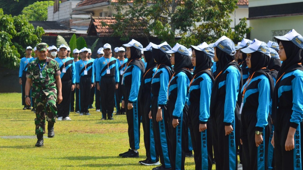 Siswa Kelas X SMK Negeri 2 Magelang Ikuti Kegiatan Pendidikan Karakter di Kodim