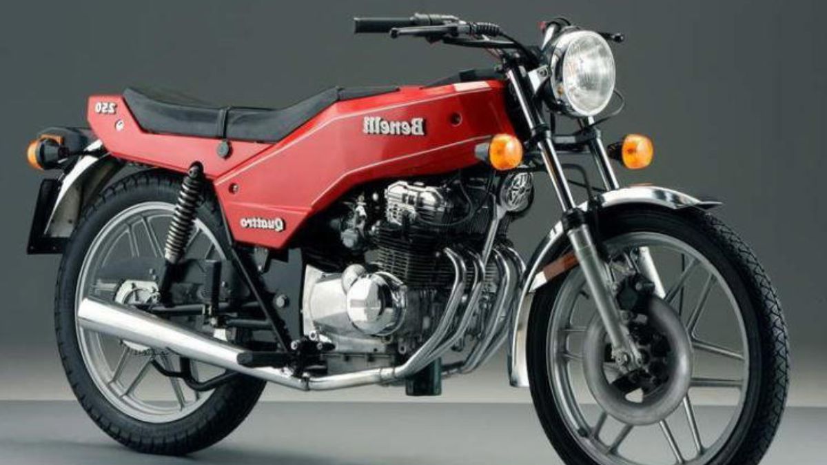 Benelli 250 Quattro, Naked Bike Asal Italia Punya mesin 250 Cc 4-silinder, Kawasaki Ninja ZX-25R Minggir Dulu