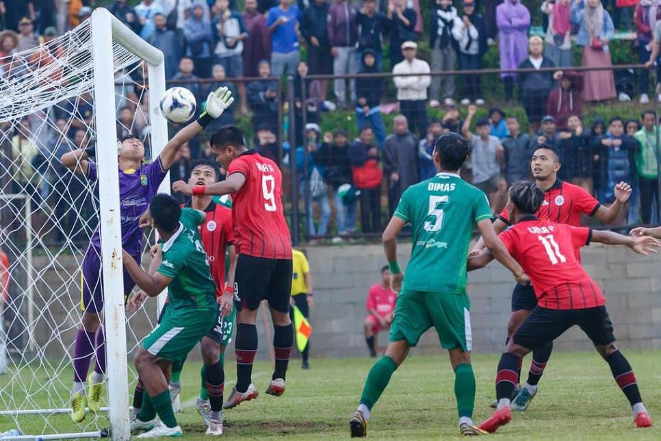 Dihiasi Kartu Merah, PSIW Kandas di Kandang Sendiri