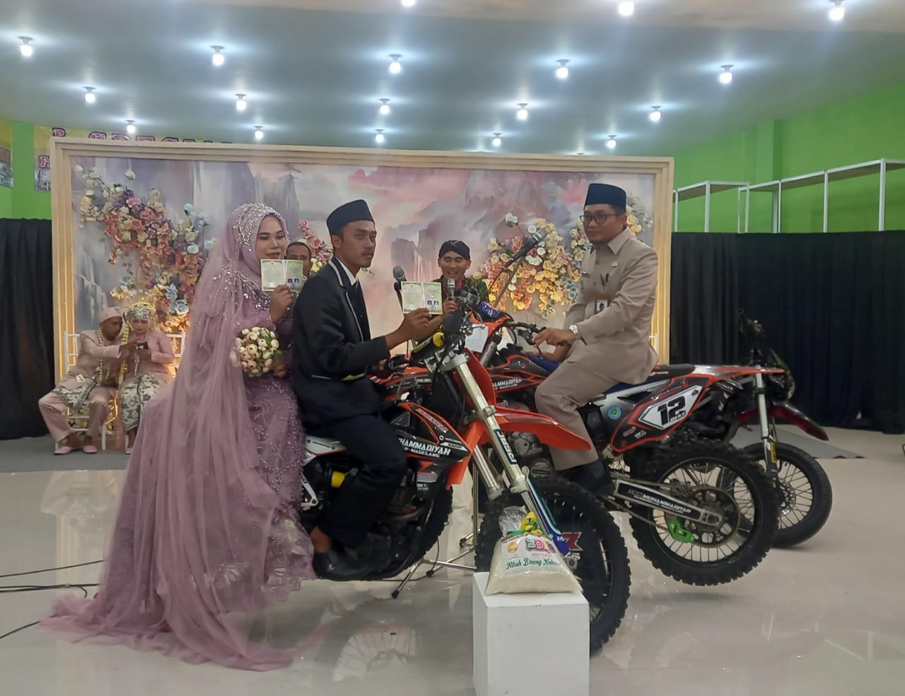 Unik Ijab Qobul di Atas Motor Trail, 4 Pasangan Menandai Nikah di Tahun Kabisat