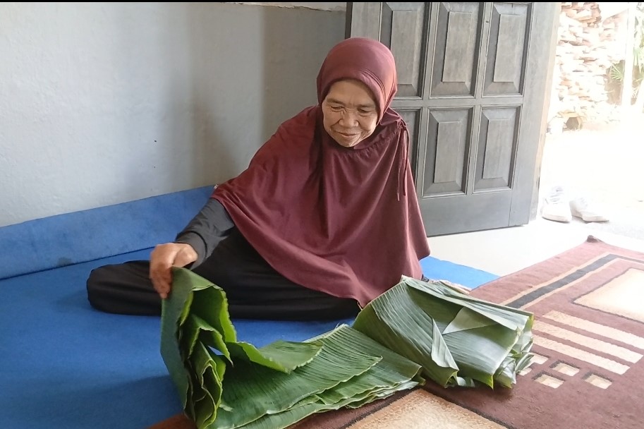 Kisah Painah Penjual Daun Pisang Asal Wonosobo Berangkat Haji
