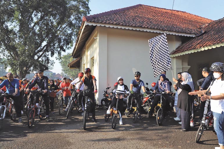 Sambut Haornas, Ribuan Warga Purworejo Kompak Gowes 