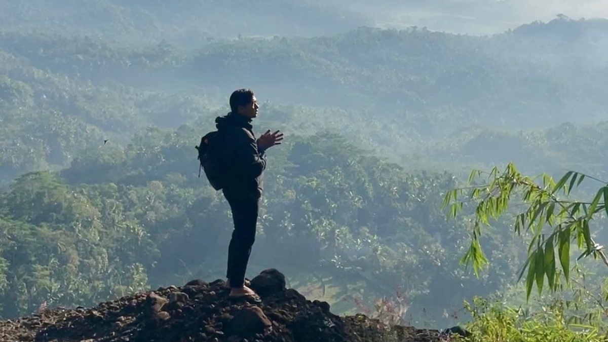 Cukup 5 Menit Mendaki! Watu Bulu Jingkang Purworejo Suguhkan View Maksimal