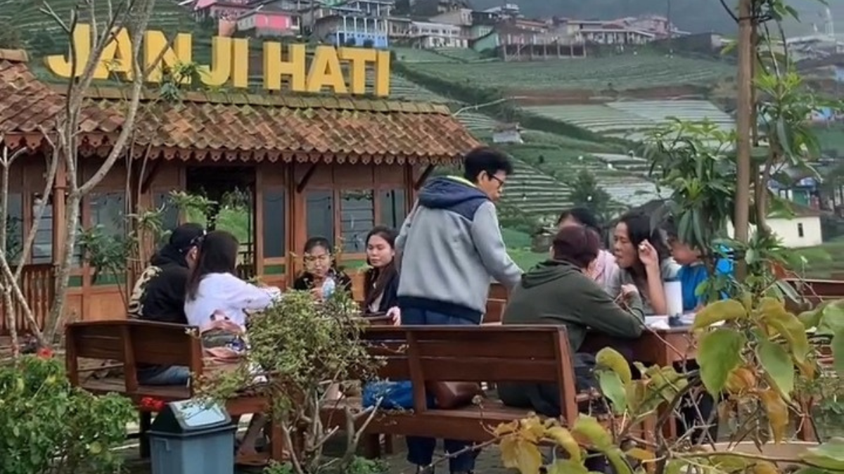 5 Tempat Makan Yang Berada Tak Jauh Dari Wisata Nepal Van Java Magelang 