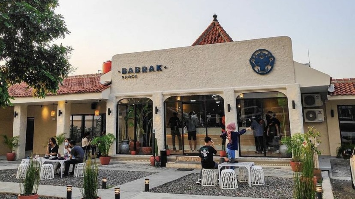 Nongkrong Cantik di Babrak Space Karanganyar, Cafe Unik yang Instagramable Abis!