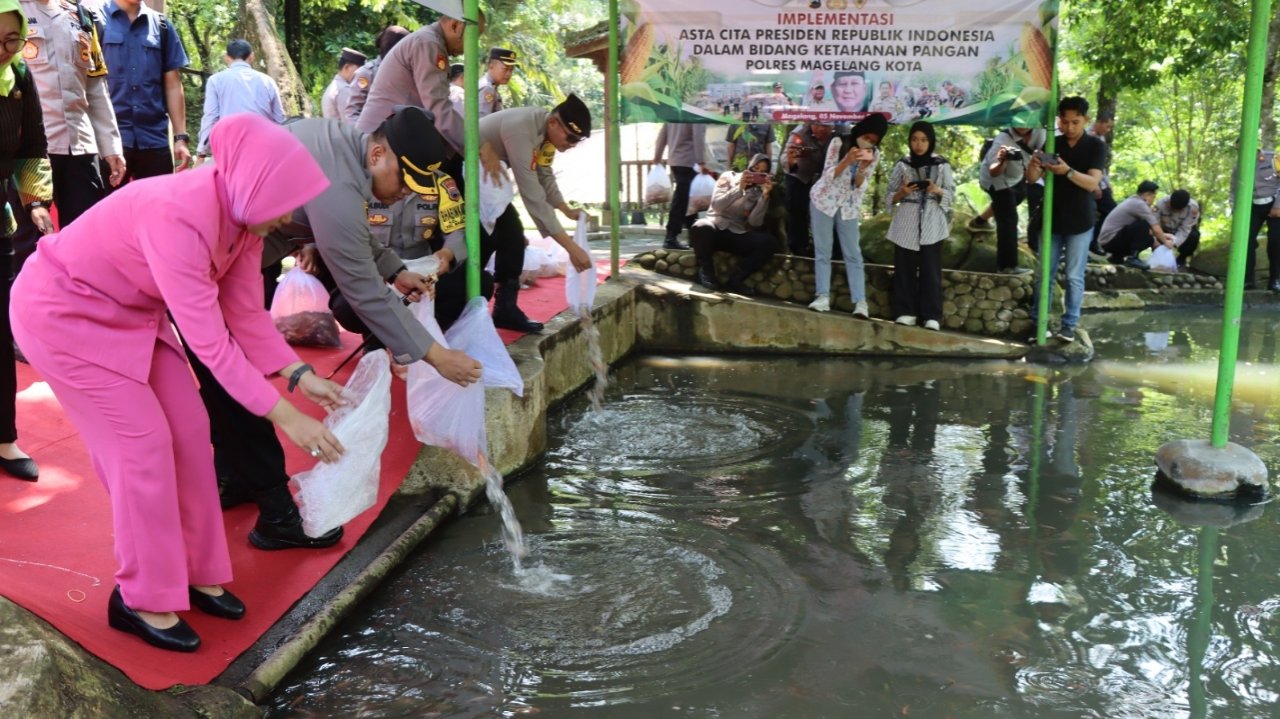 Polres Magelang Kota Tebar Bibit Ikan Nila Dukung Program Asta Cita Presiden RI