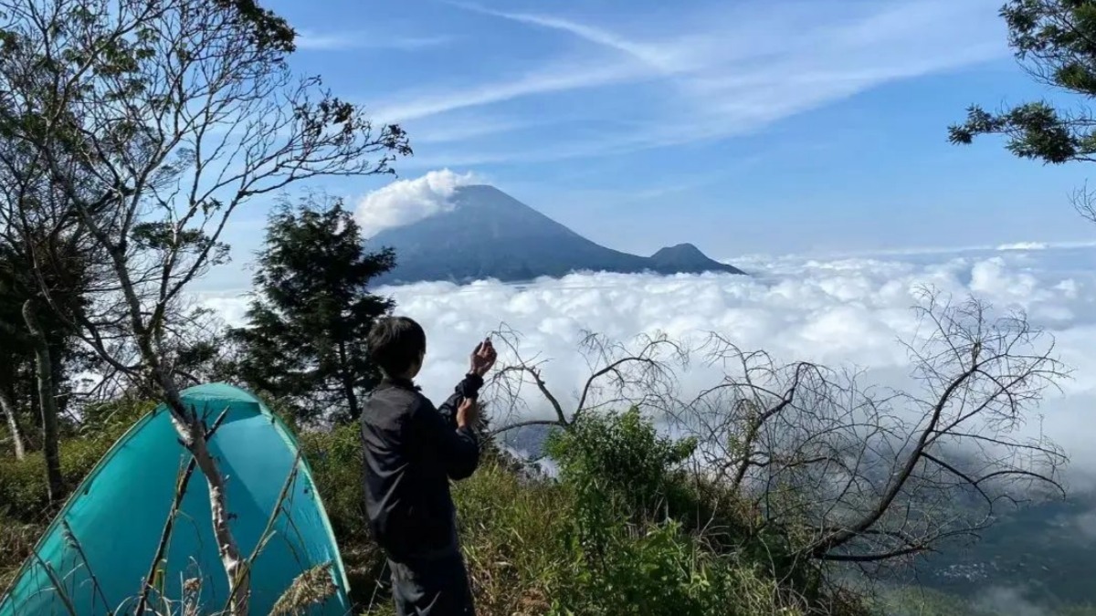 Rute Pendakian Puncak Seroja Wonosobo yang tawarkan Panorama Alam Luar Biasa