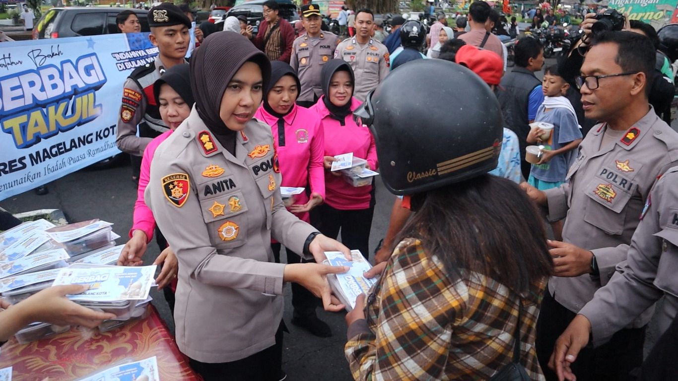 600 Makanan Dibagikan Polres Magelang Kota Jalankan Program Jumat Berkah